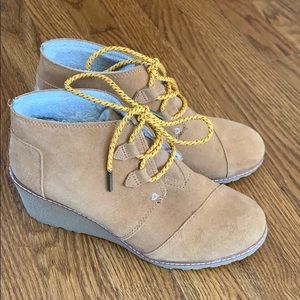 Toms wedges 9.5